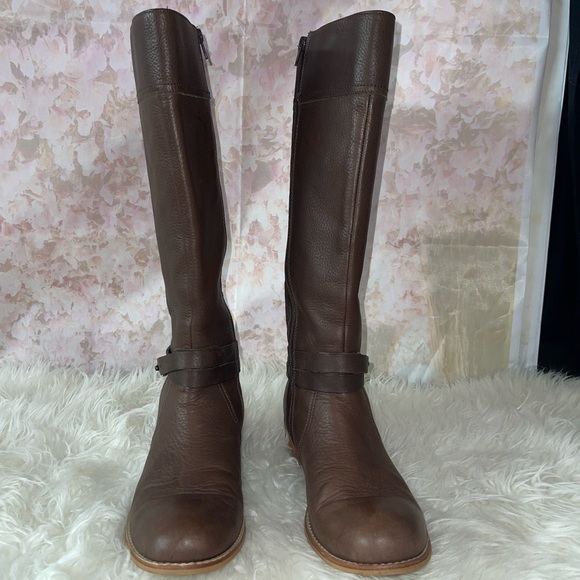 Lands’ End brown solid knee high Leather boots 8.5